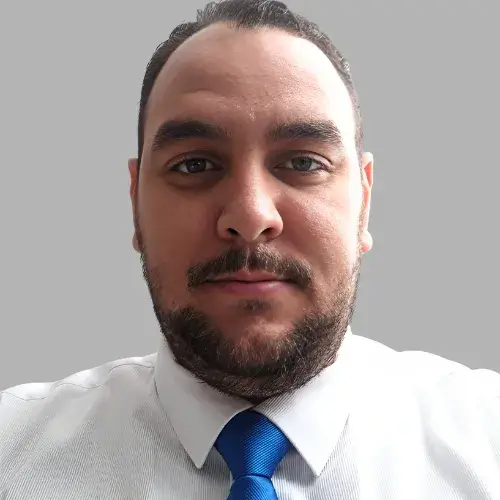 Pagina Inicial 5 Antonio Tavares Junior, cliente satisfeito recomendando a consultoria de SEO local e consistência da Brain Storm.