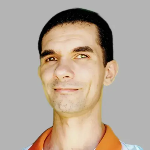 Pagina Inicial 7 Miguel Lino, proprietário da empresa Solar dos Pomares, recomendando a assessoria de marketing digital e o compromisso com resultados da Brain Storm.